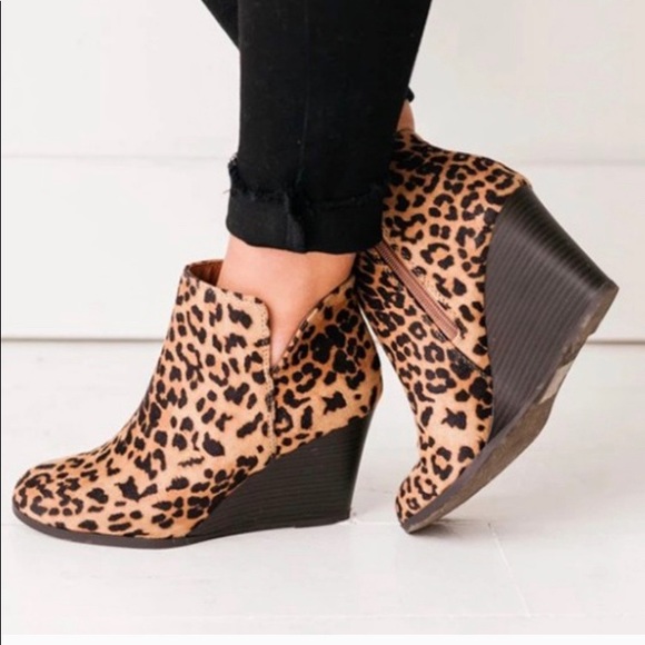 Leopard Cut Out Booties - Picture 2 of 3